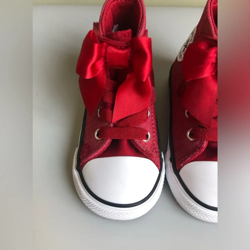 Converse Chuck Taylor All Star Bow Easy On High Top Sneaker Size: US Toddler 6C